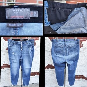 18R women TORRID Bombshell Skinny Blue Button Fly Jean Distressed 18